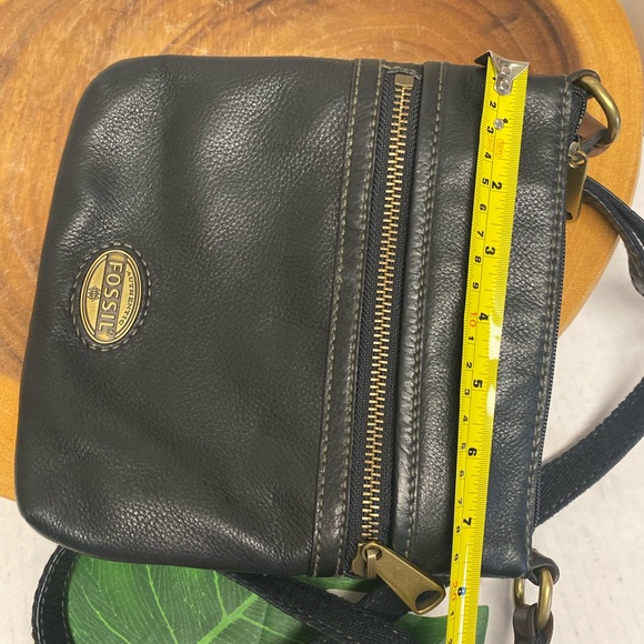 Fossil Pebbled Leather Crossbody bag - Picture 12 of 12